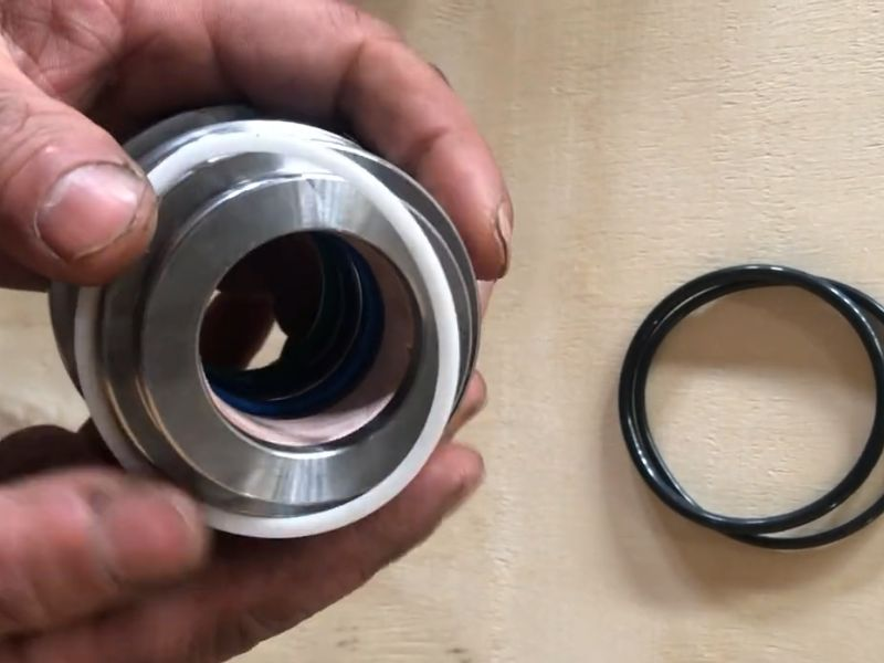 Nguyên nhân gây ra sự cố dấu trong xi lanh thủy lực
