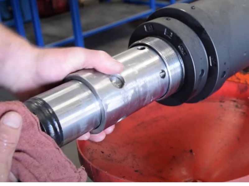 Hiểu quy trình sản xuất và lắp đặt các xi lanh thủy lực nhiều giai đoạn