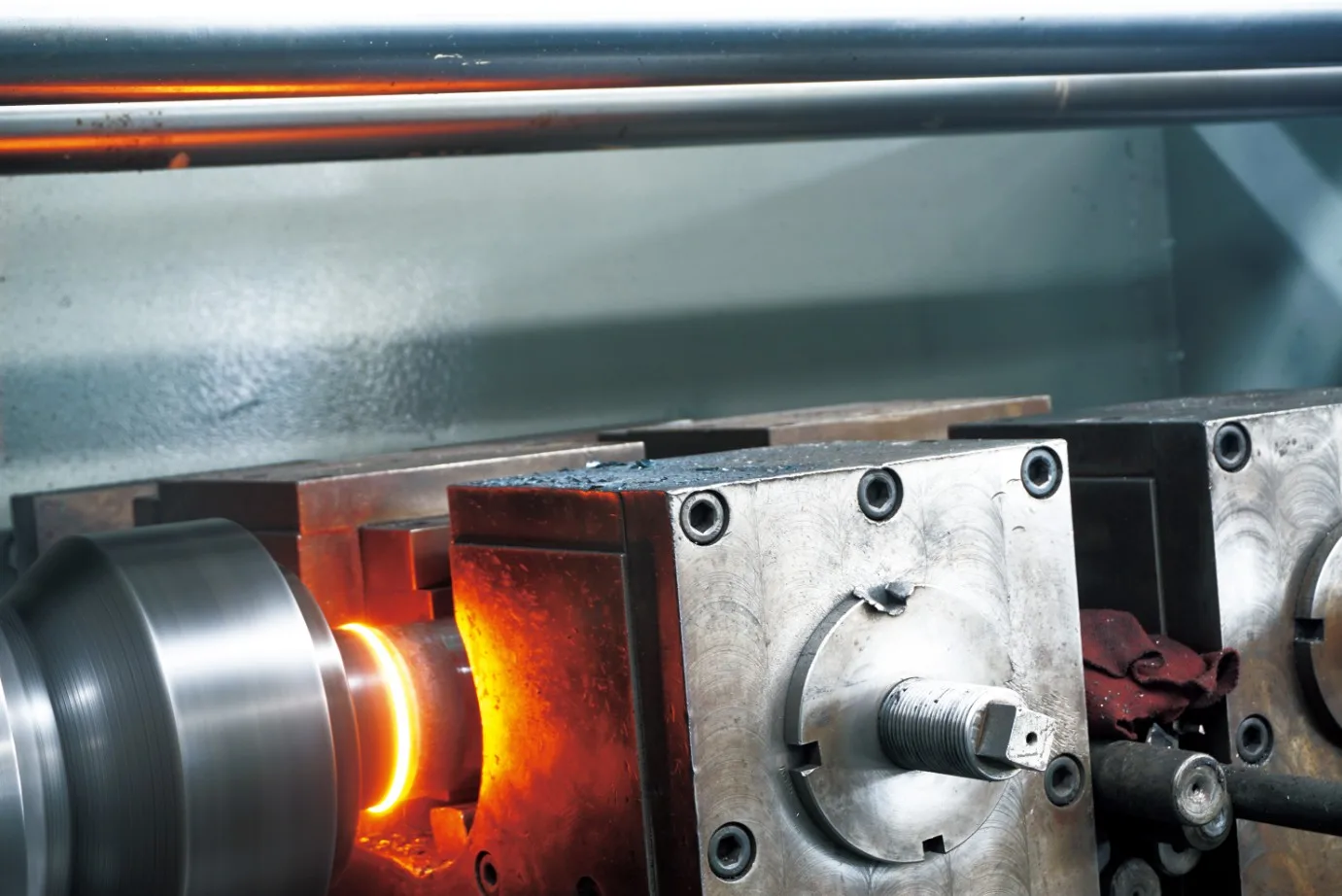 Xi lanh thủy lực HCIC: Các loại 4 lõi và giải pháp tùy chỉnh